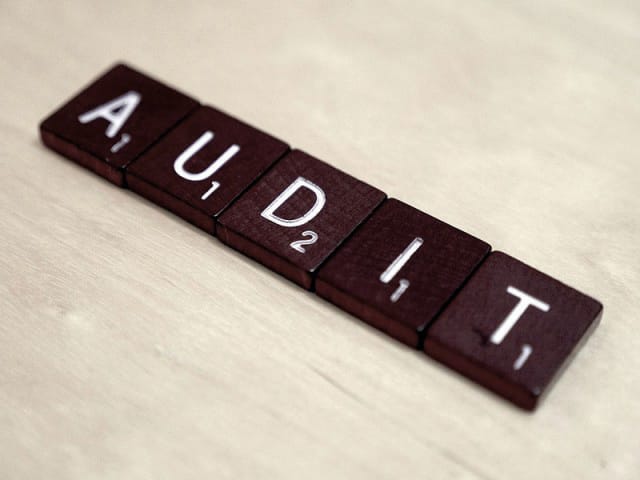 Audit scrabble stenen Audit scrabble stenen